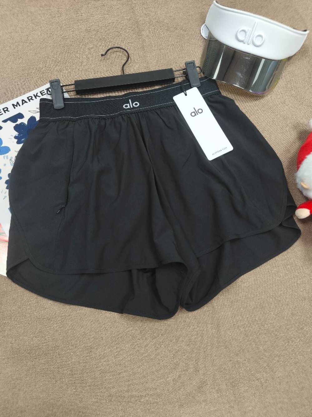 Black Alo Yoga Everyday Athleisure Running Shorts With Pockets NWT🎁🩳